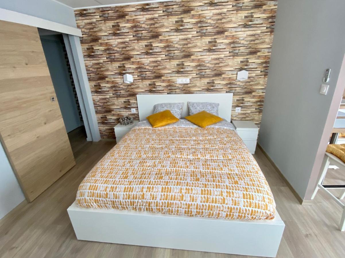 Logements Equipes A Onnaing Avec Espace Balneo En Option Proche Toyota, Autoroute Et Valenciennes エクステリア 写真