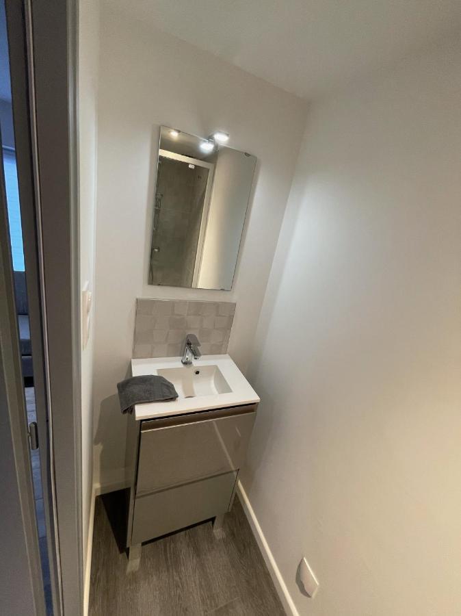 Logements Equipes A Onnaing Avec Espace Balneo En Option Proche Toyota, Autoroute Et Valenciennes エクステリア 写真